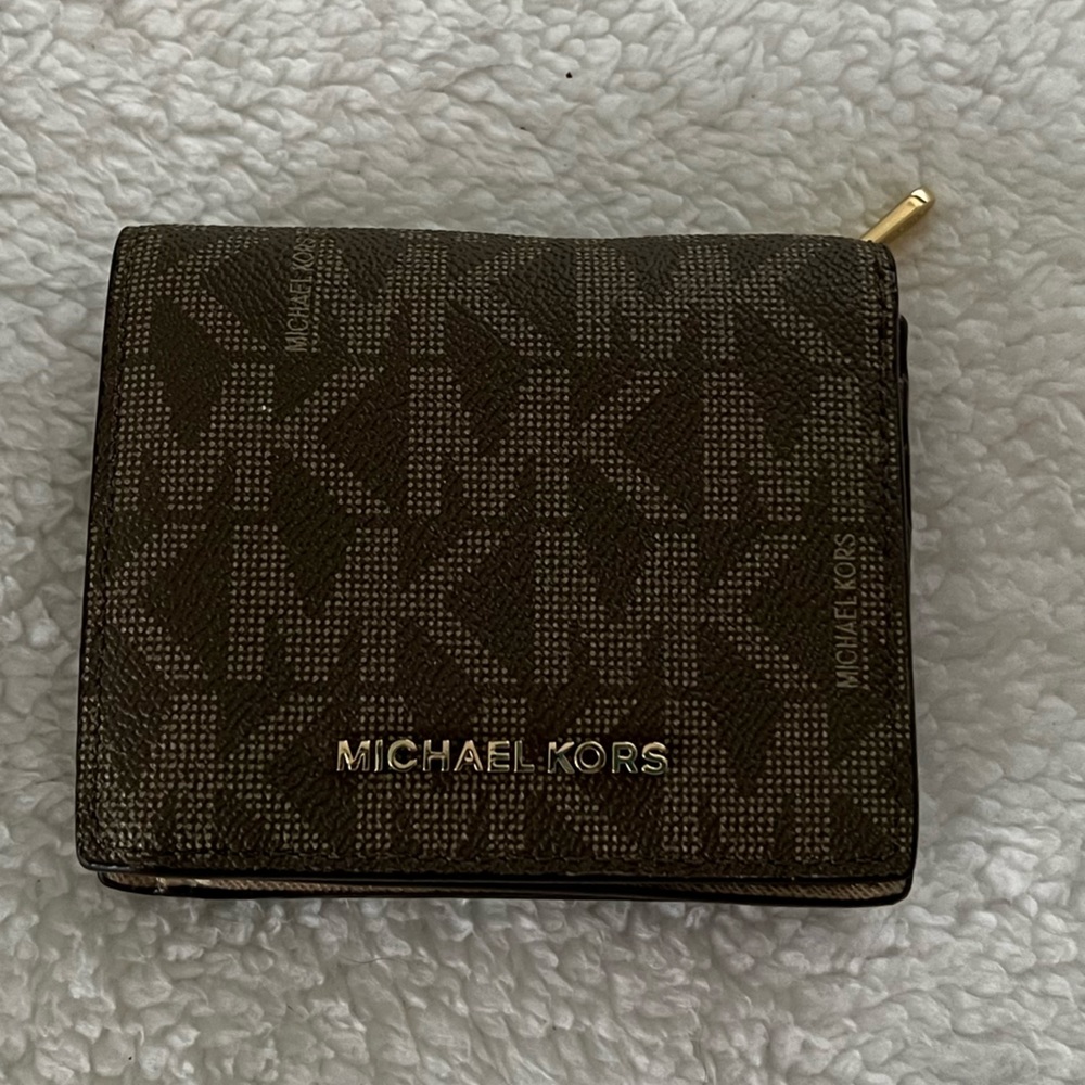 Michael Kors Signature Bi-Fold Wallet with Zip Compartment-EUC